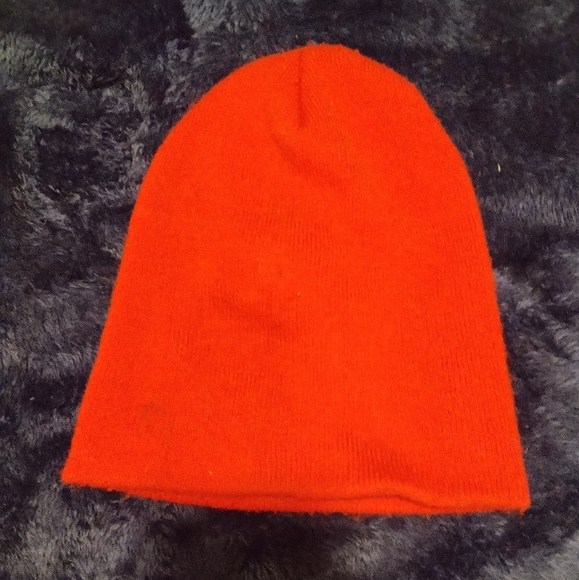 Red Skull Cap - Picture 1 of 2